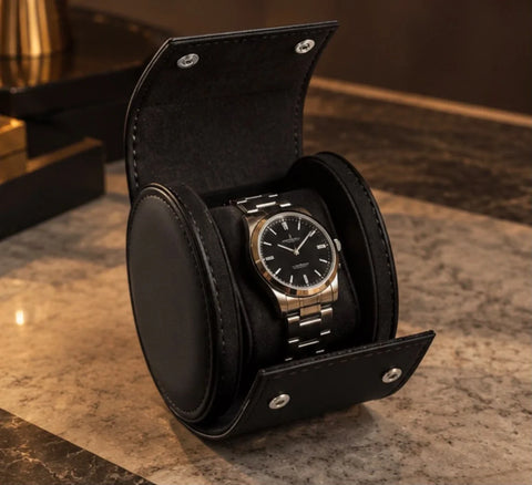 Étui noir ouvert pour 1 montre