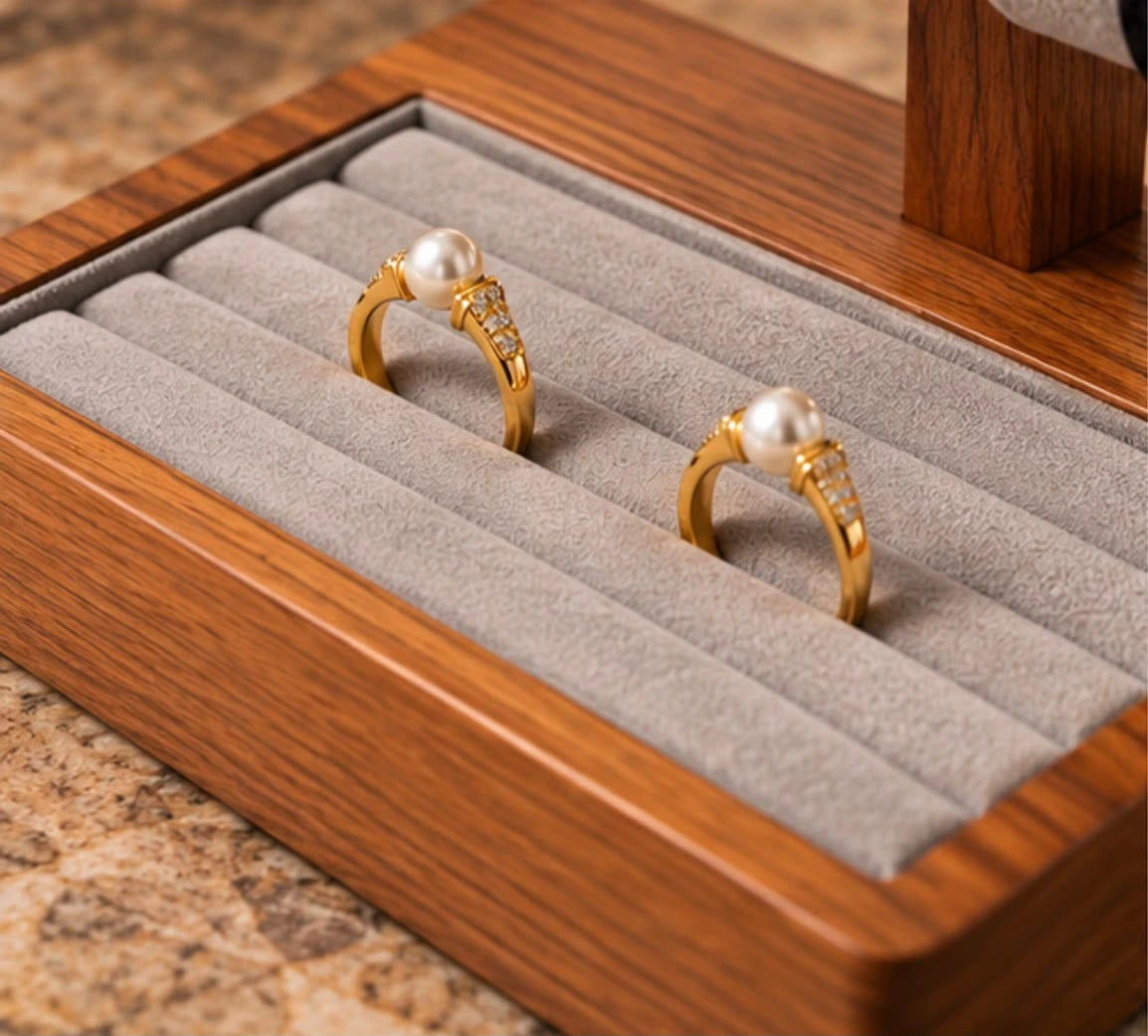 Présentoir en bois pour montres et bijoux, détail