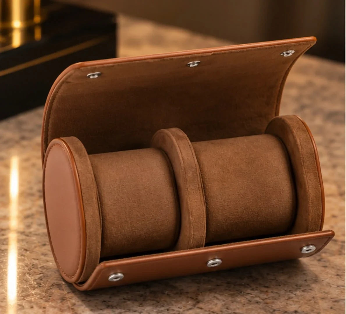 Étui cognac ouvert pour 3 montres